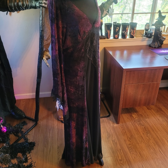 Gothic Burgundy and Black Dress - Picture 2 of 11